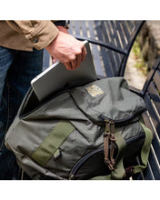 Load image into Gallery viewer, Duffel Backpack Hybrid 46L
