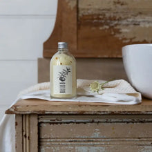 Load image into Gallery viewer, Australian Mandarin &amp; Vanilla Bean Bath Soak
