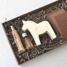 Load image into Gallery viewer, Dala Horse Carving Kit
