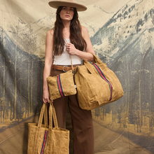 Load image into Gallery viewer, Escapee Clutch with Strap | Tan
