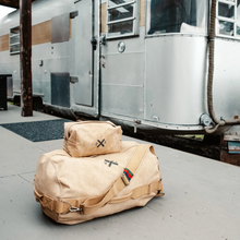 Load image into Gallery viewer, Slow Road Duffle Bag Small | Clay
