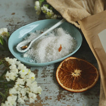 Load image into Gallery viewer, Australian Mandarin &amp; Vanilla Bean Bath Soak
