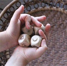 Load image into Gallery viewer, Nature Story Cubes | Eco Mini Kit
