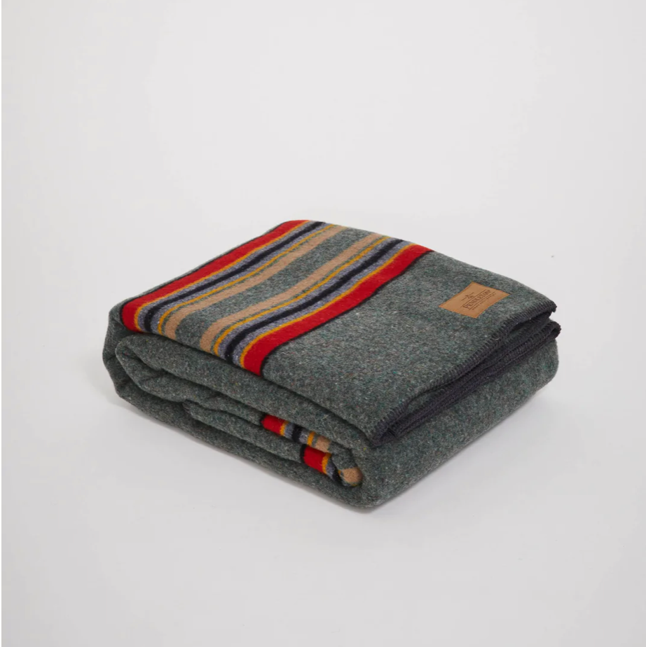 Yakima Blanket with Leather Carrier | Green Heather